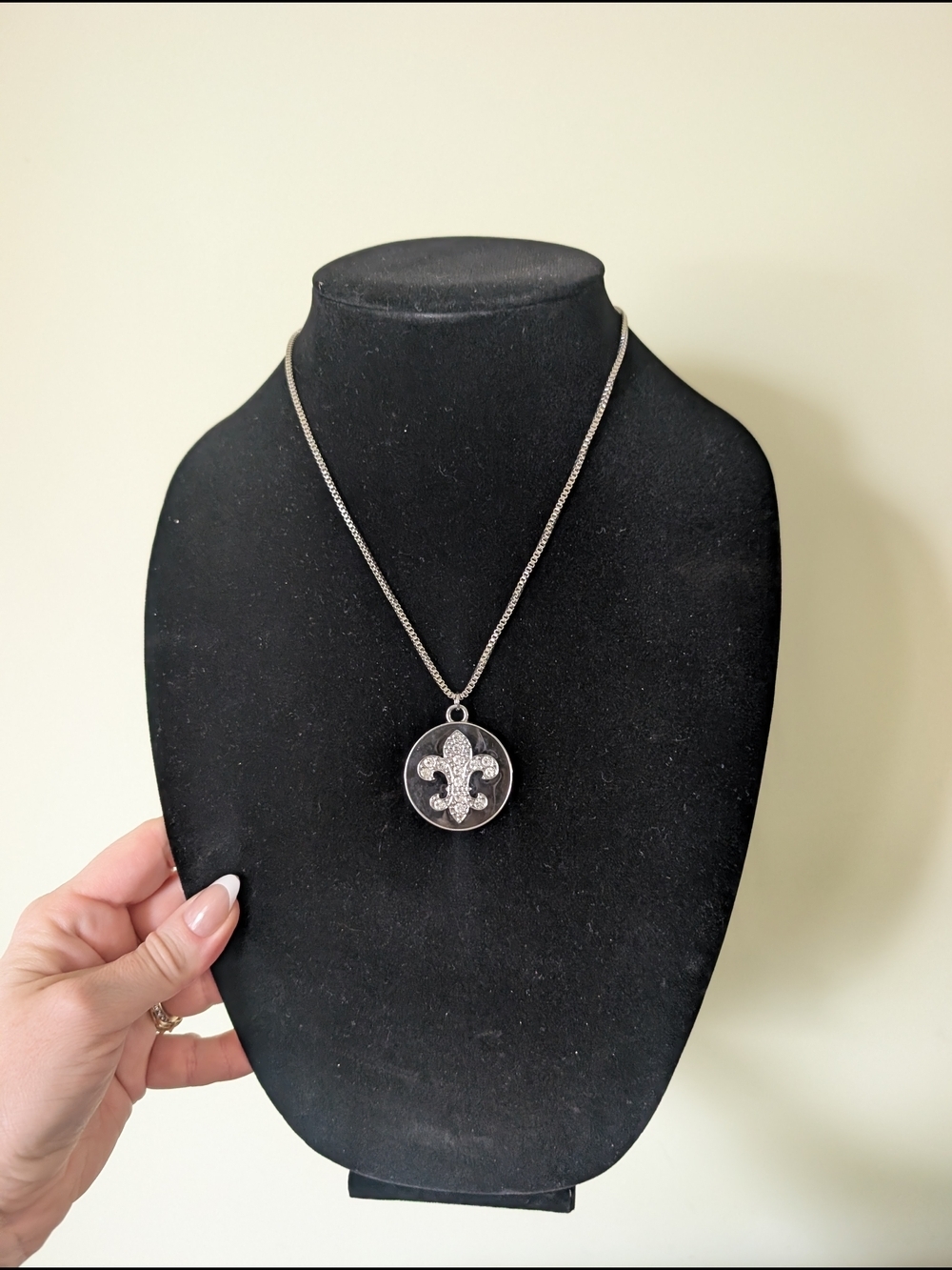 Silver Fleur-de-Lis Pendant Necklace - Elegant Women’s Jewelry Double Sided J
